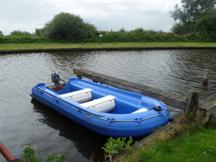 7. Waterwoning Motorbootje.JPG